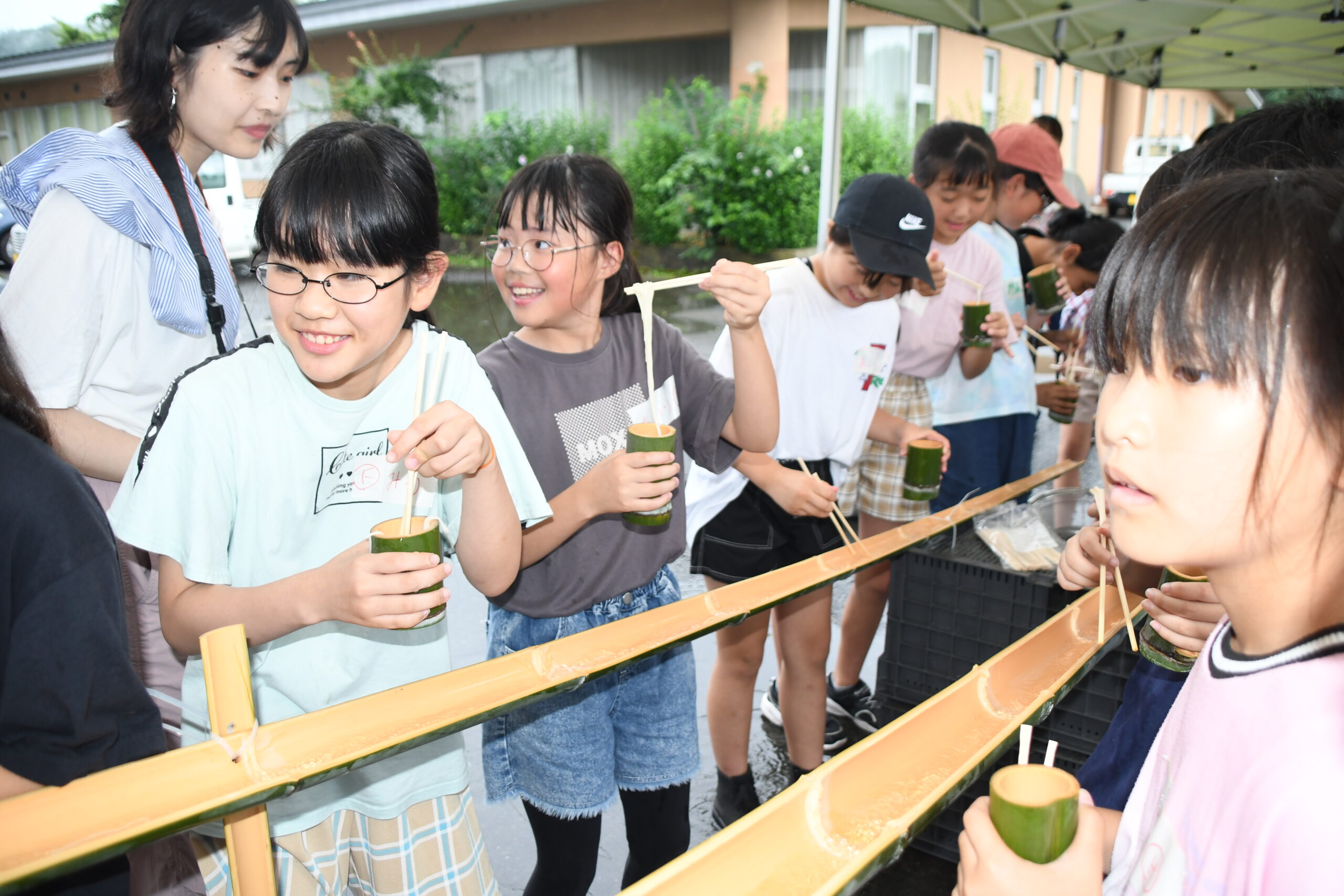 旧伊手小校舎など活用し、児童がサマーキャンプ