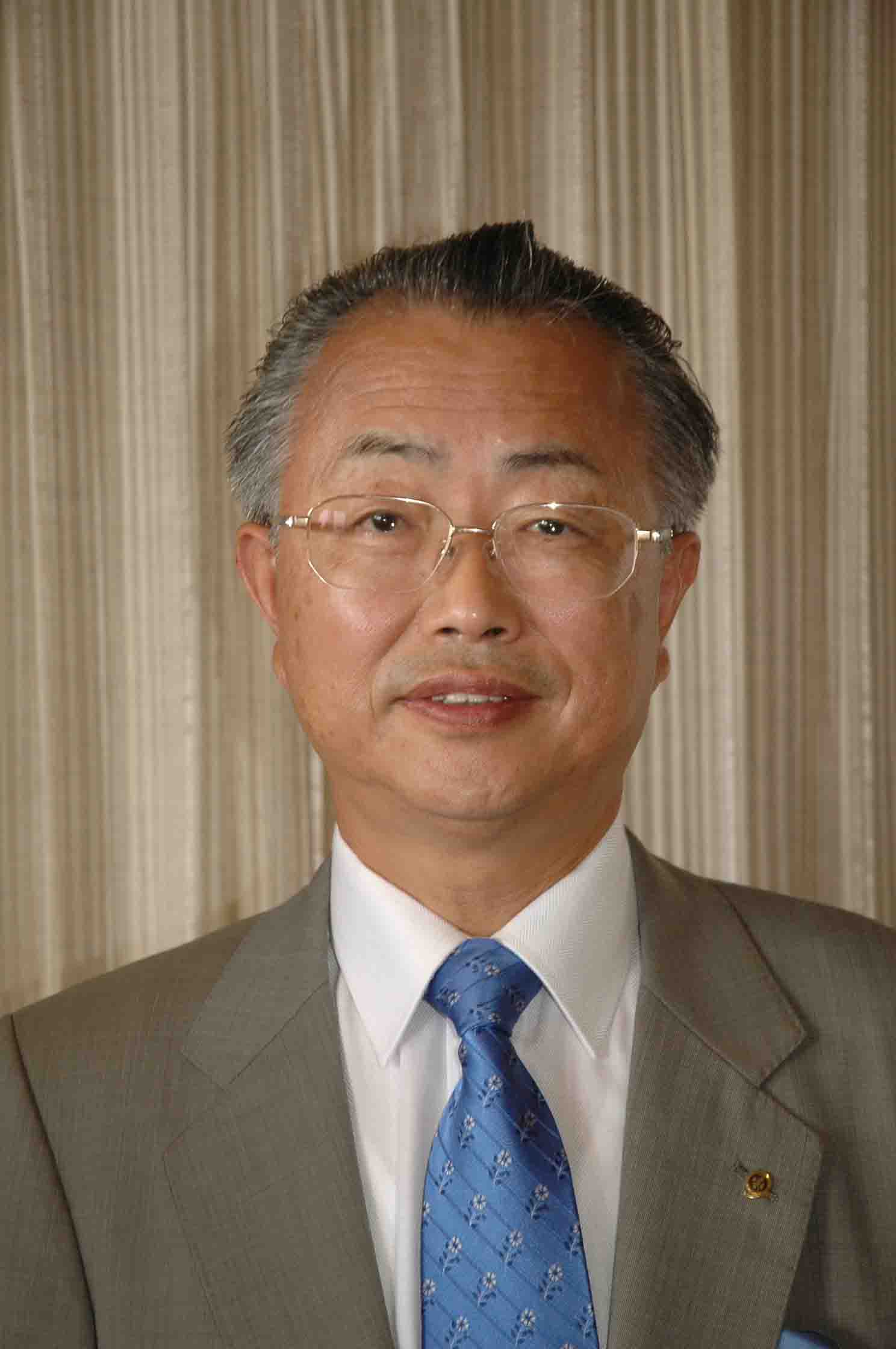 誘致に奥州市長前向き（素粒子研究所）