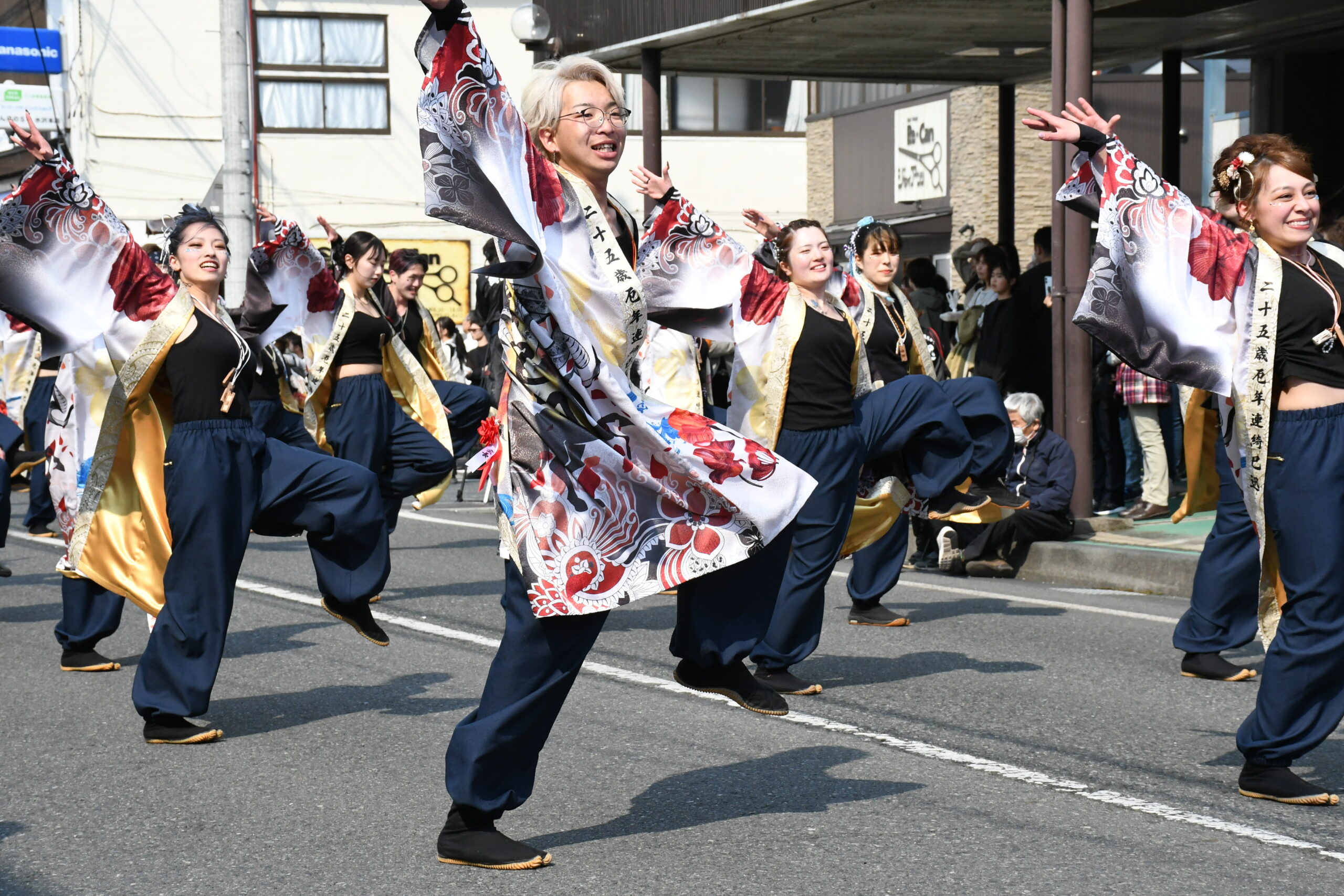 日高火防祭  感謝伝える創作演舞、厄年連　活気呼び込む
