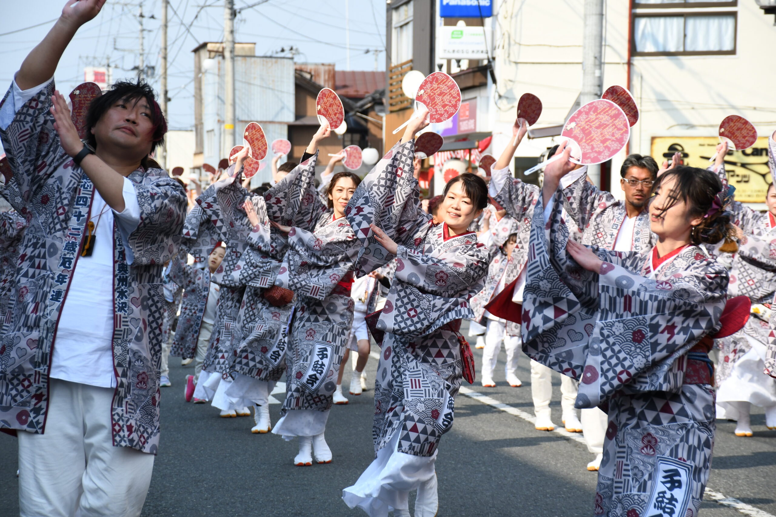 日高火防祭  感謝伝える創作演舞、厄年連　活気呼び込む