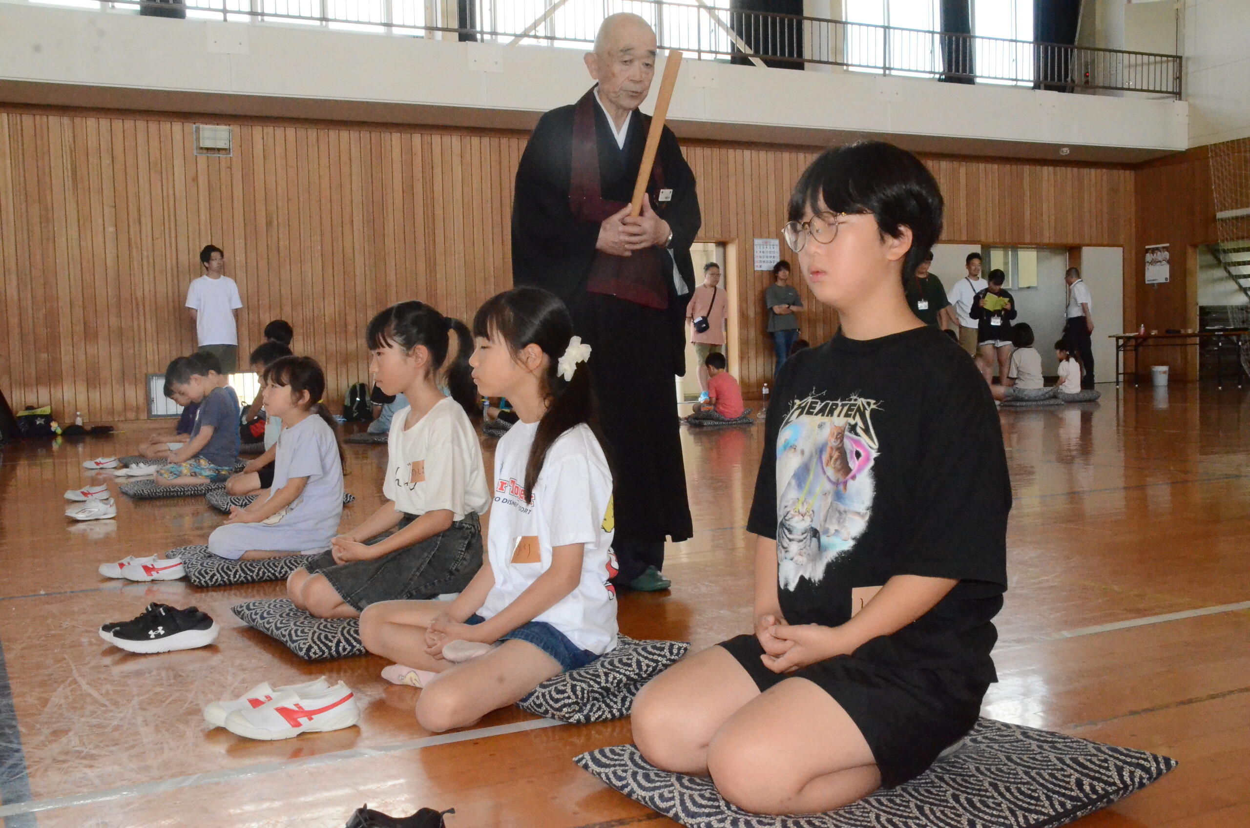輝く夏　深める交流、「寺子屋」スタート（水沢佐倉河）