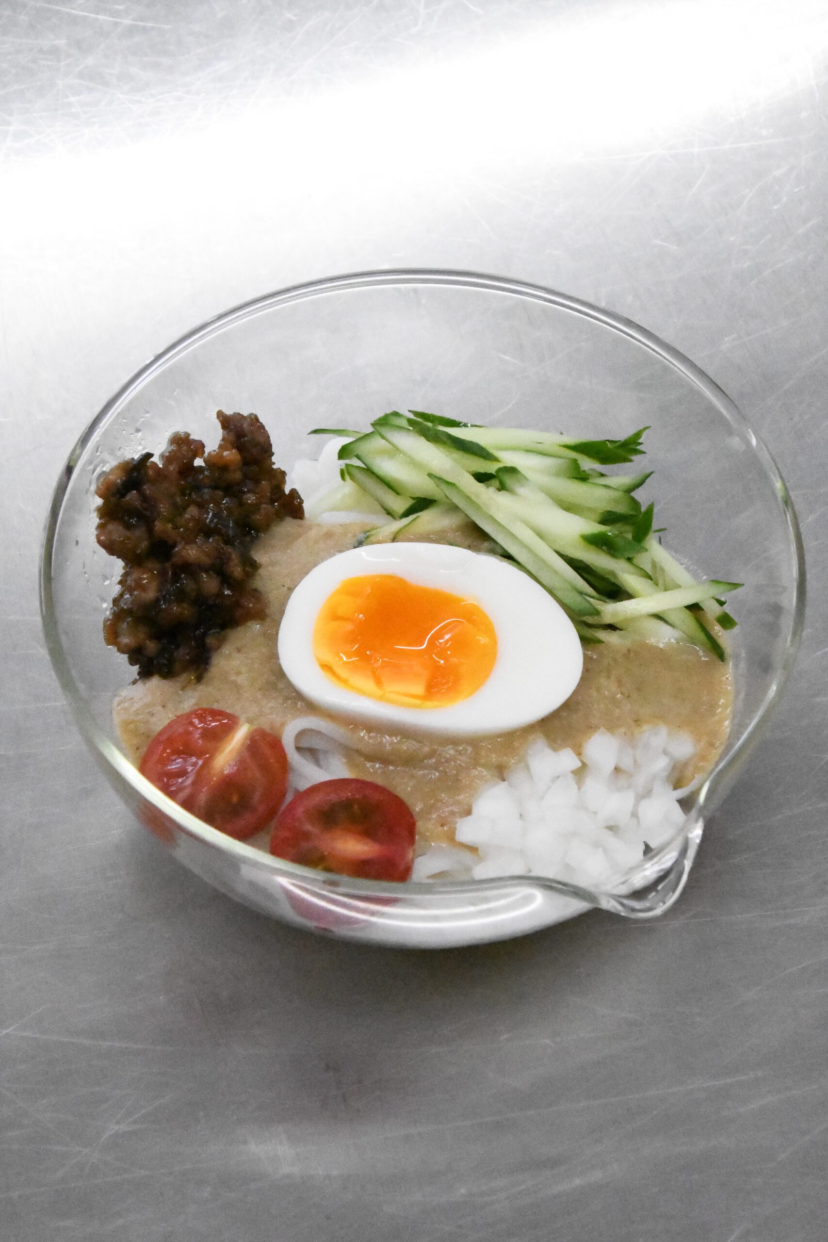 食べてみて「うーん米めん」 水沢農高生が商品開発 肉バンフェスタで提供(5日、駅通り)