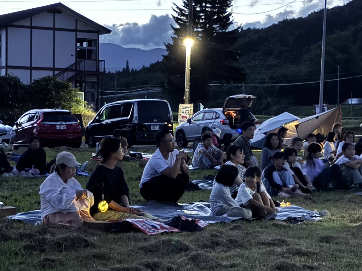 ランタン作り、満天の星包まれ『銀河鉄道の夜』を体験（衣川）