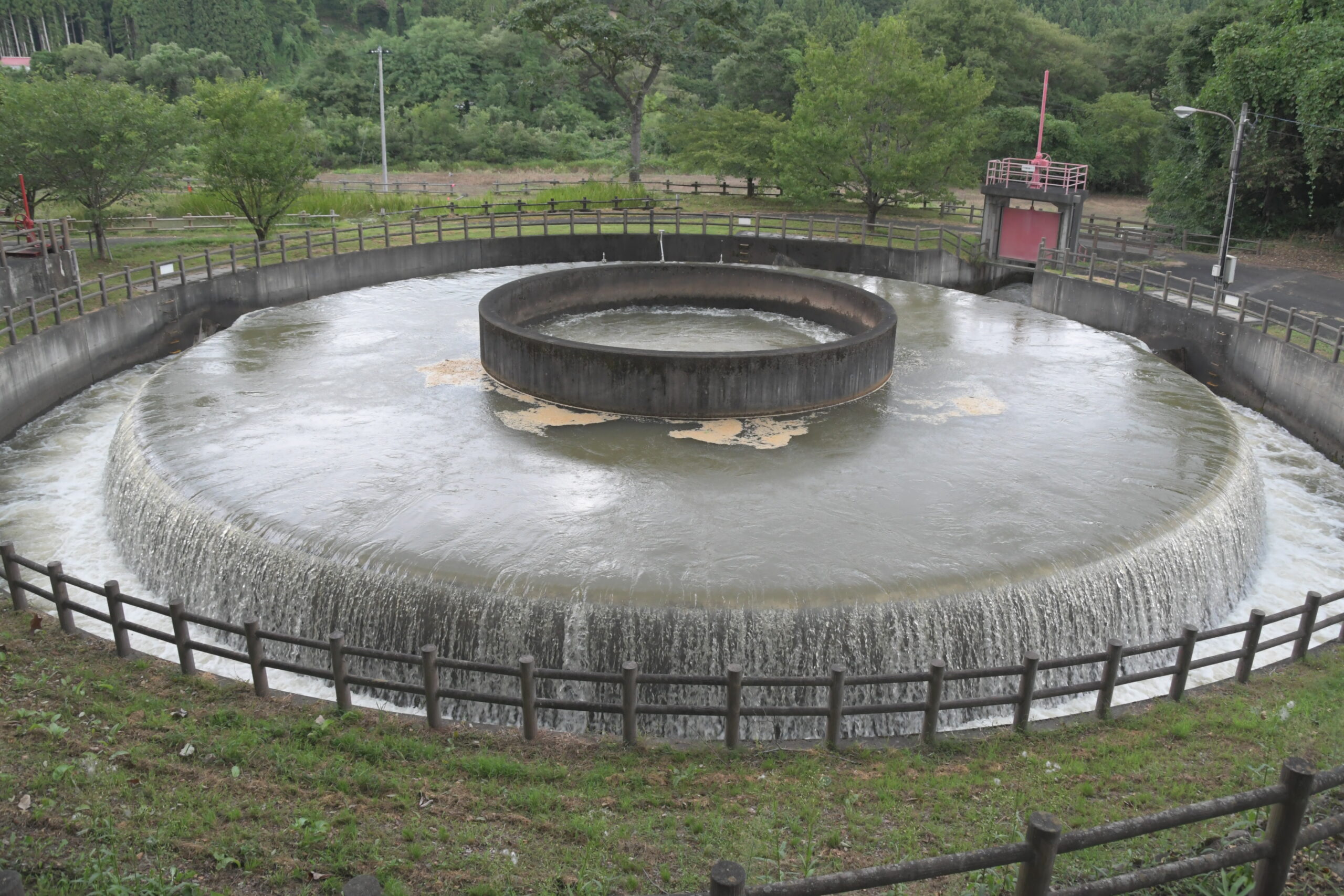 “恵みの水” 2週間ぶり　農業用水 渇水受け3日間限定（胆沢平野）