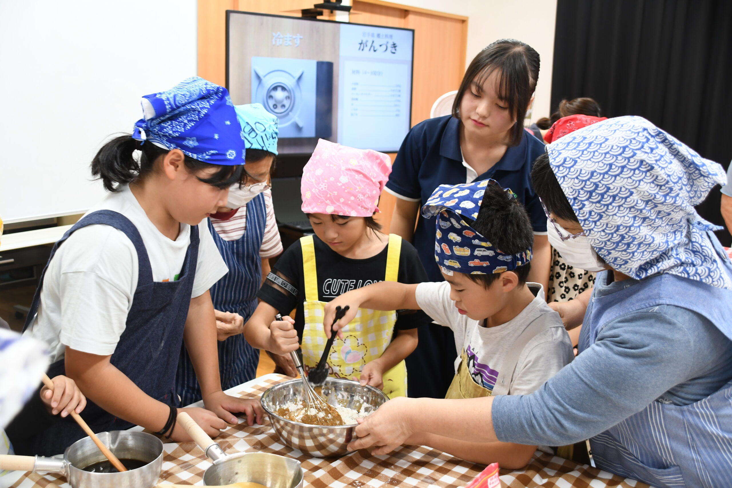 世代間交流これからも、願い込め高校生がイベント（衣川）