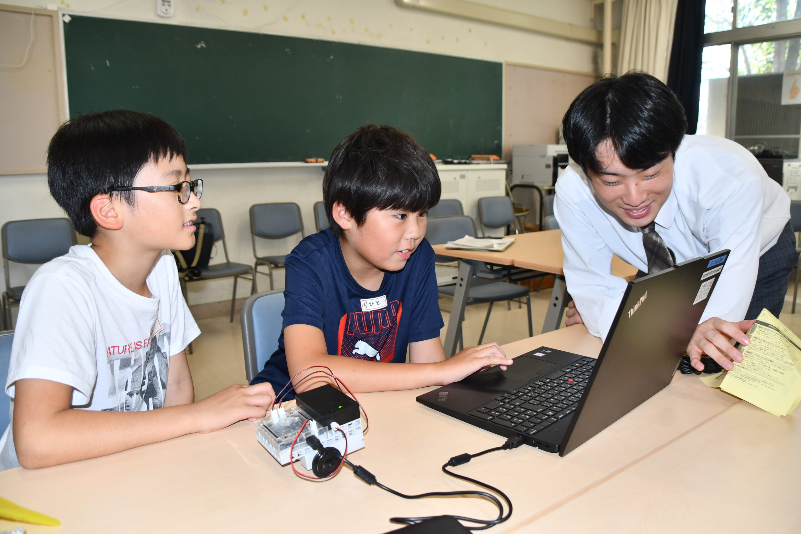 科学実験　面白いよ！ 理数科２年有志が小学生対象に講座（水沢高）