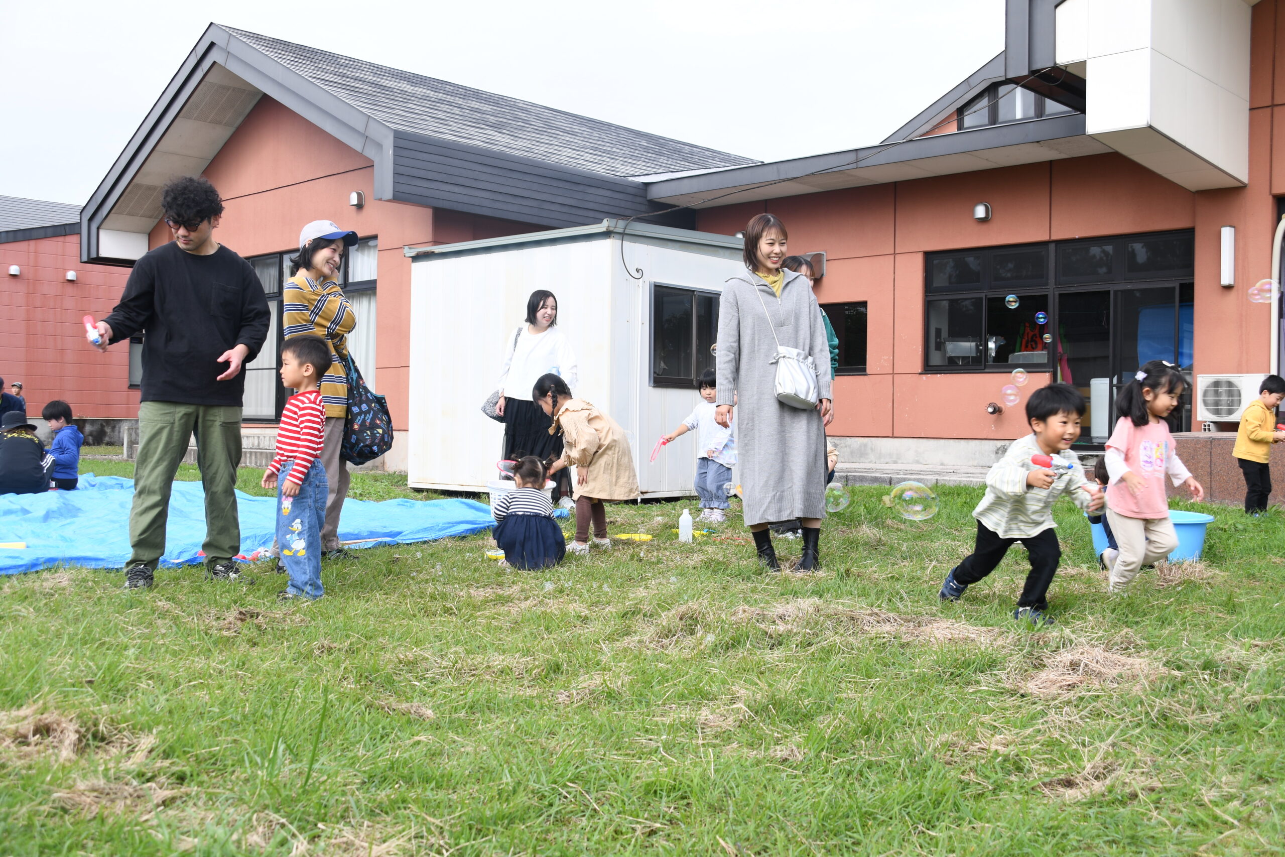 発想自由に「遊び場」、プレーパークお目見え（金ケ崎）