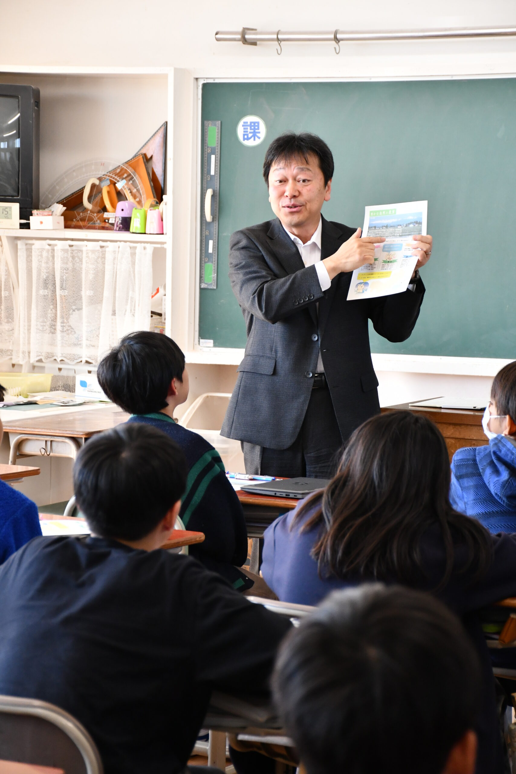 来年度スタート「ふるさと学習」　テキスト原案で試行授業