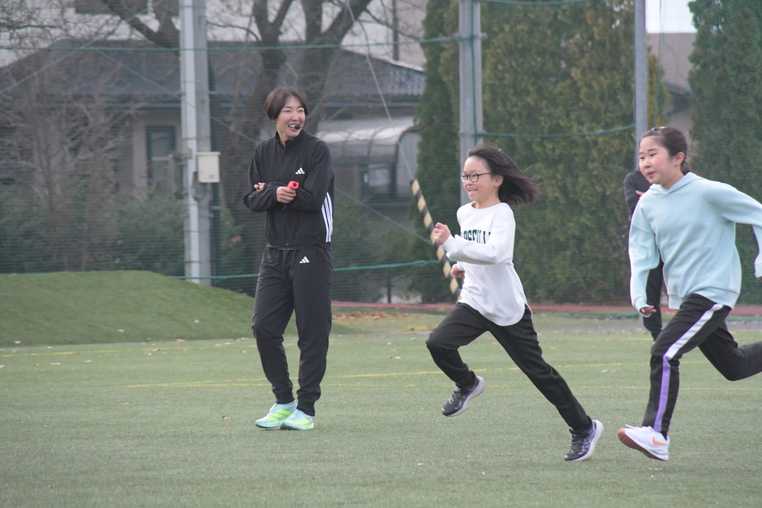 走りのプロ　基本伝授、陸上女子ハードル寺田さん招き「教室」（江刺）