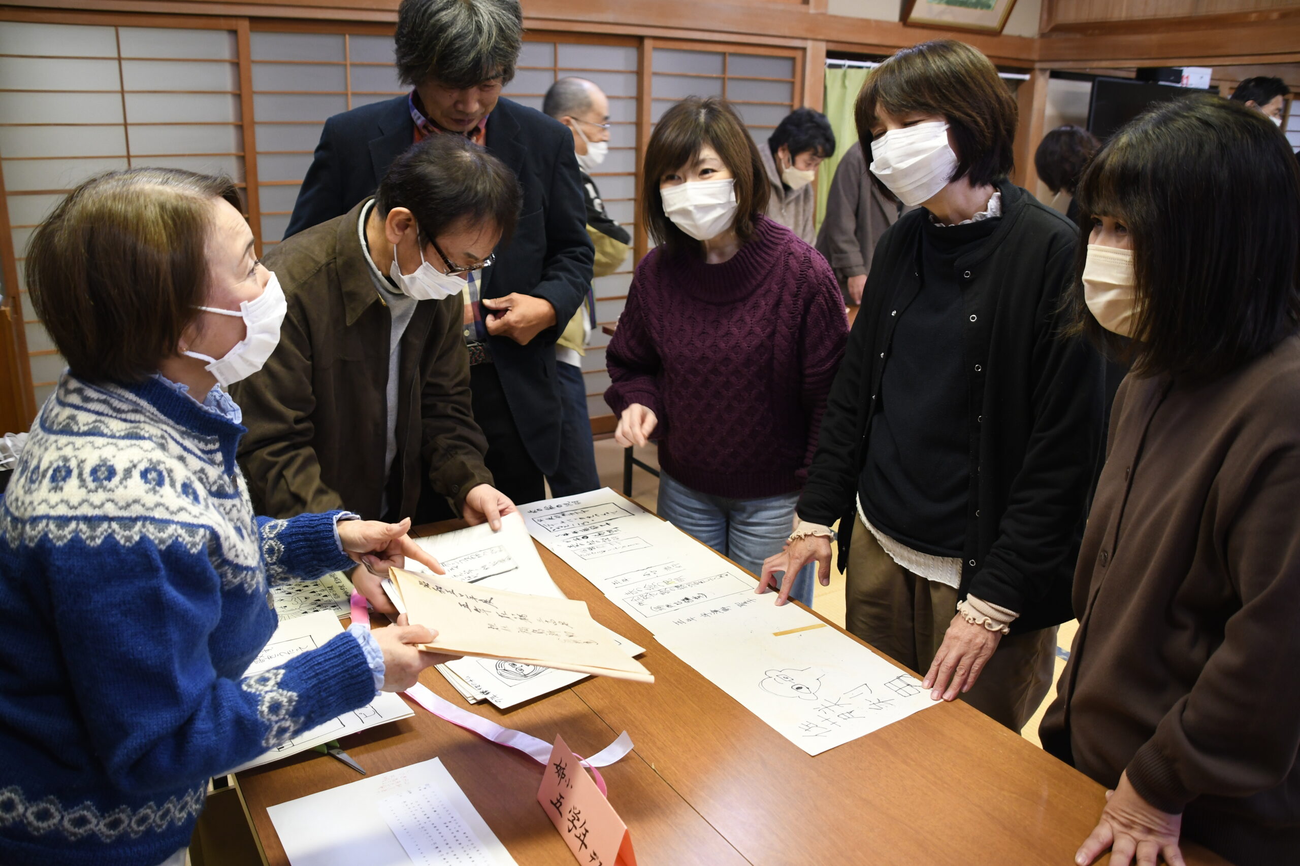小学生の“自分”と対面  姉体小児童が埋めたタイムカプセル  半世紀ぶりに開封（水沢）