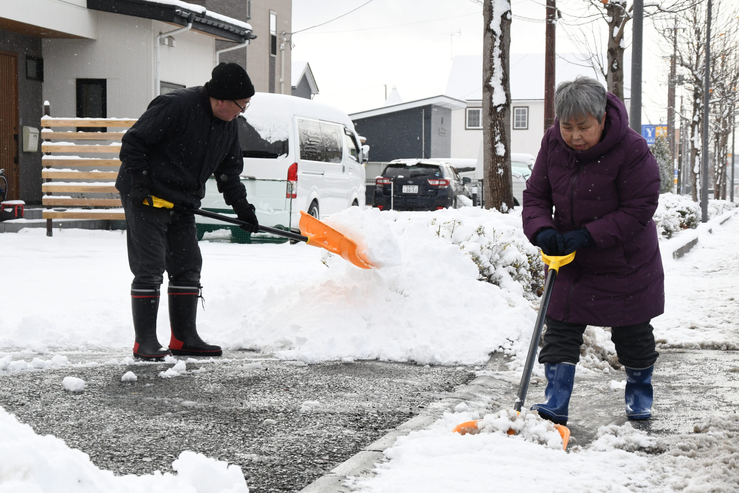 冬本番、銀世界　冷え込み厳しく