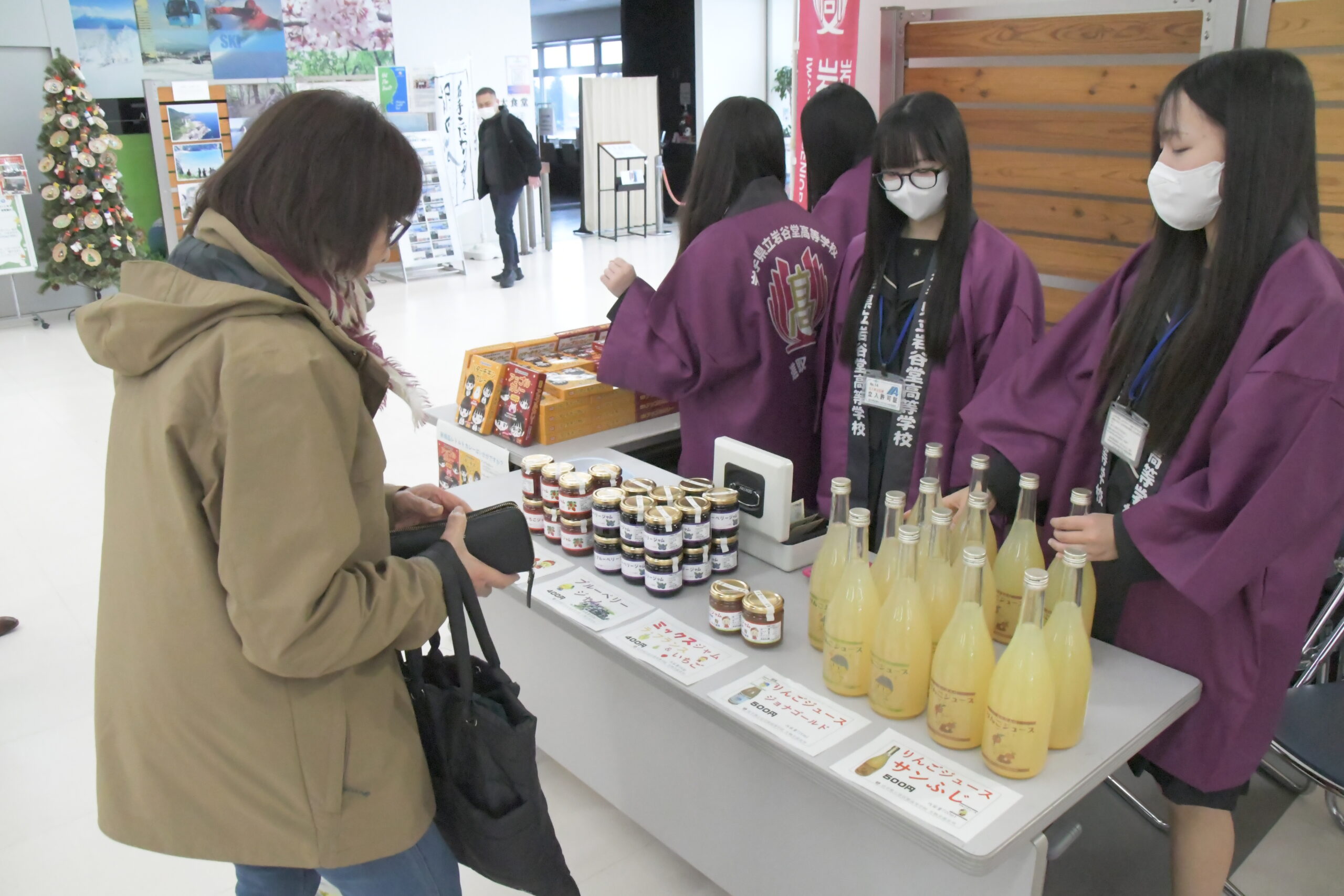 農業系　盛り上げよう、岩谷堂高と花巻農高が空港で物販