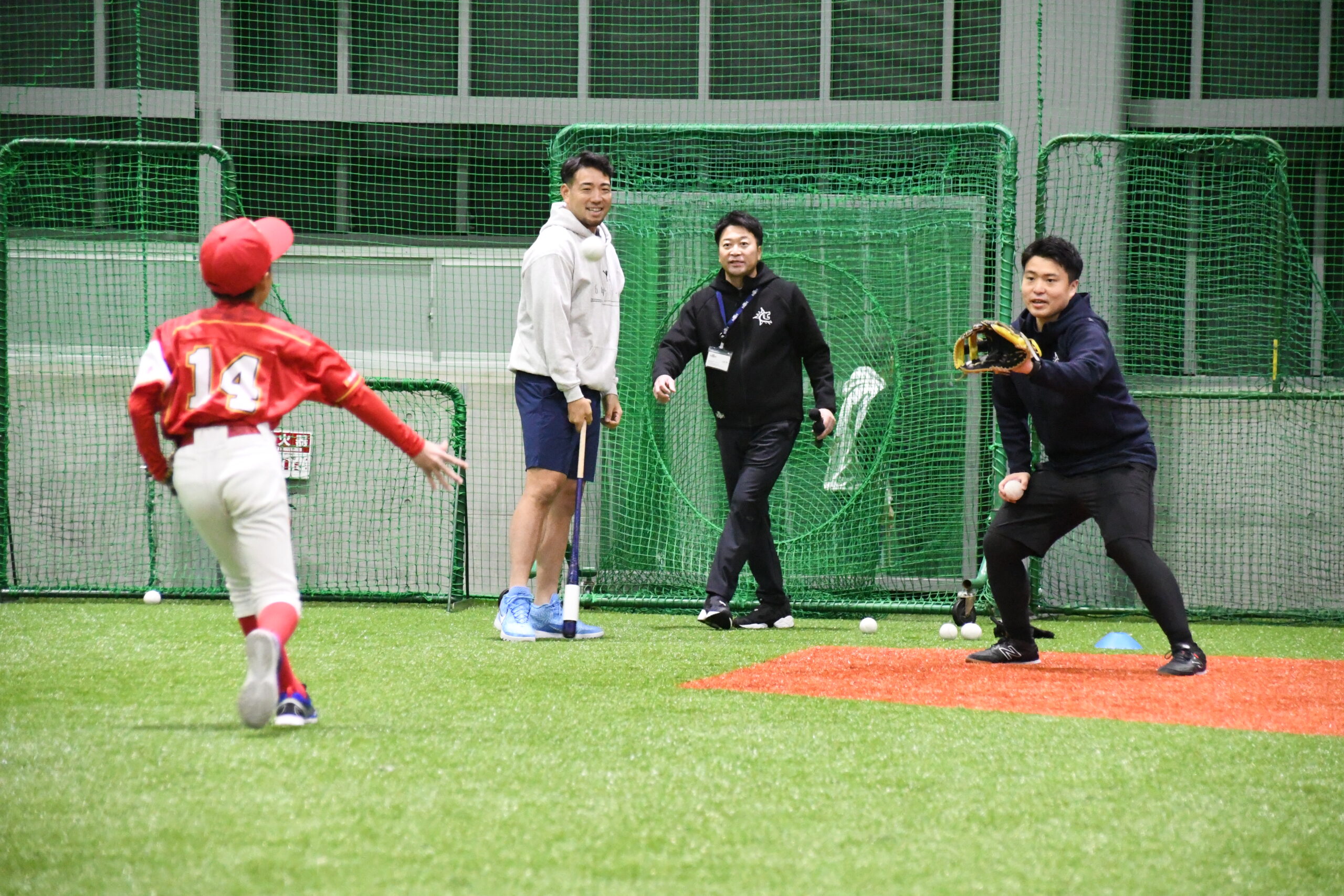 瞳輝かせアドバイス吸収  菊池雄星投手（米大リーグ・エンゼルス）が野球教室