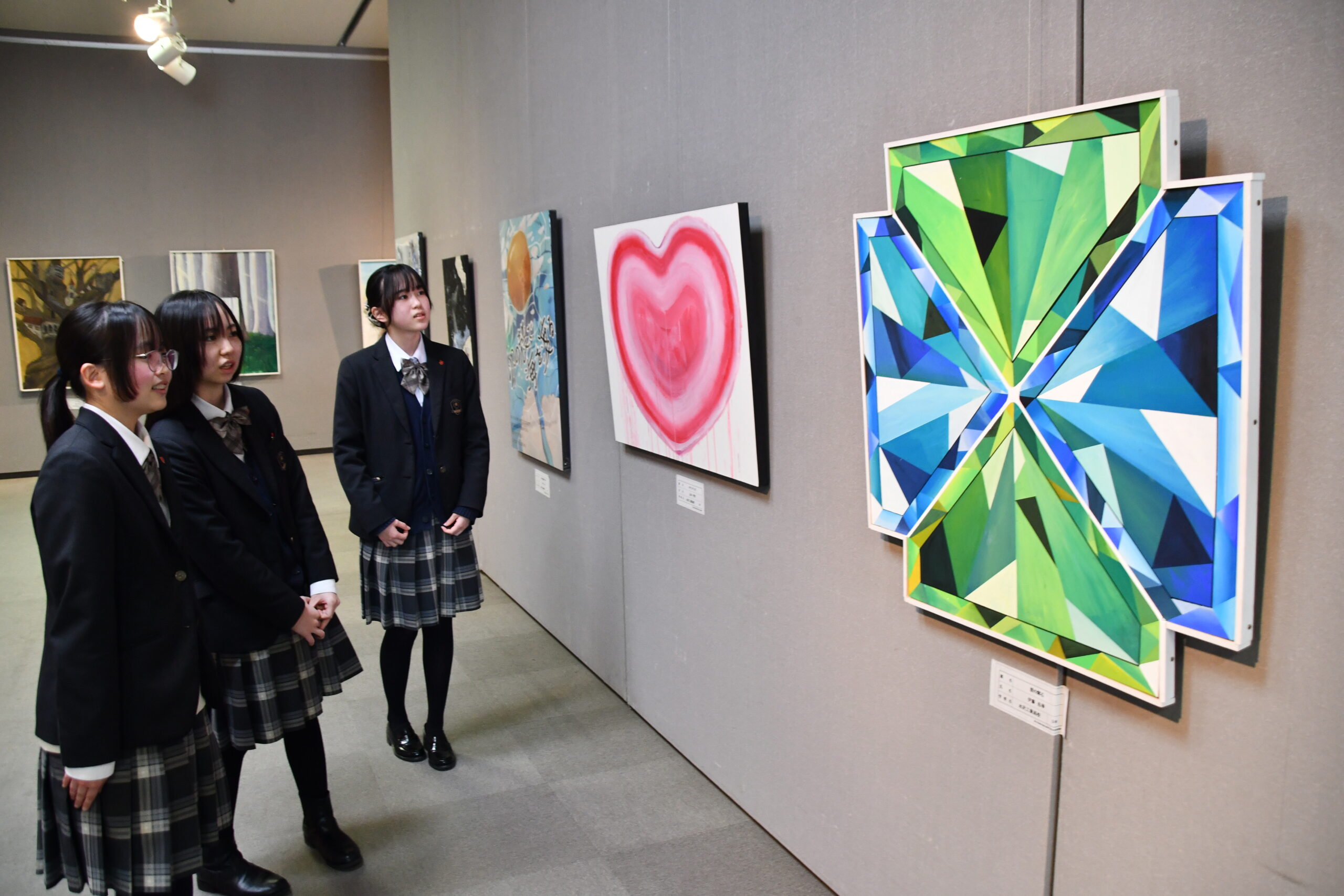 みずみずしい感性光る 奥州地区高校合同美術展