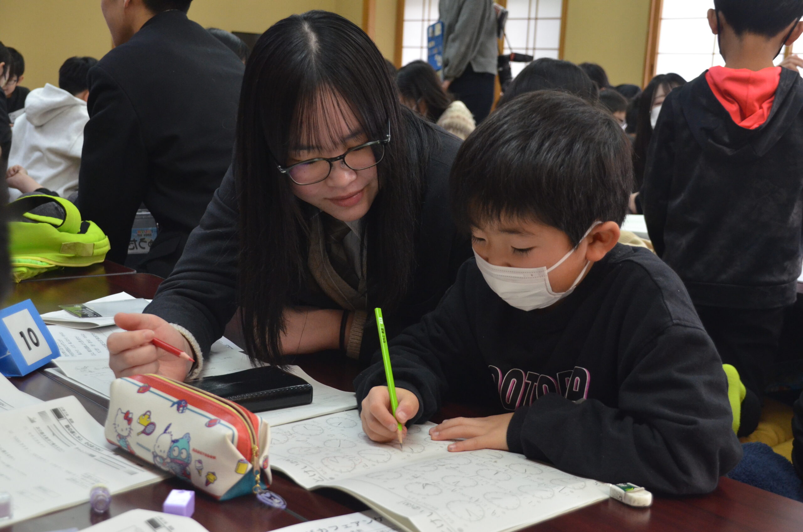 高校生ＮＰＯ 小学生へＳＤＧｓ啓発、学び支援「カフェ」開催