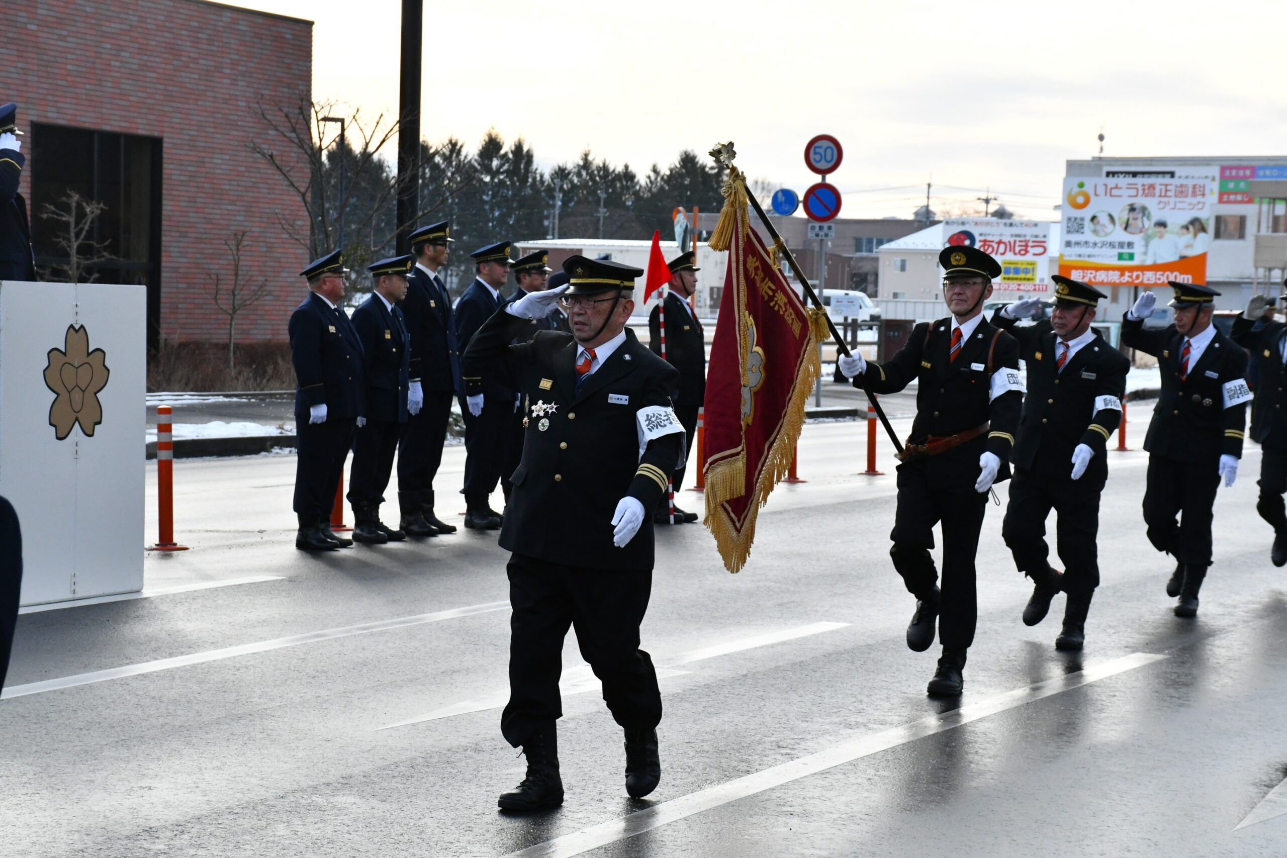 奥州市消防出初式　地域防災 決意新た、行進堂々　士気高める