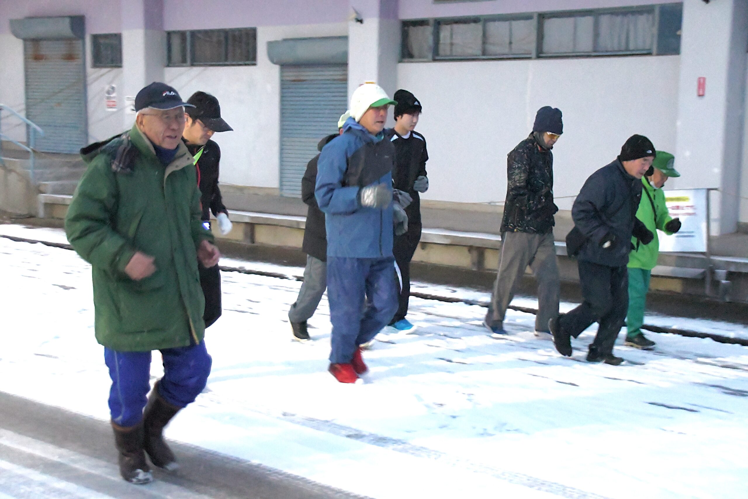 今年も元気に駆けるぞ！ 午年初日、各地で元旦マラソン（胆江）