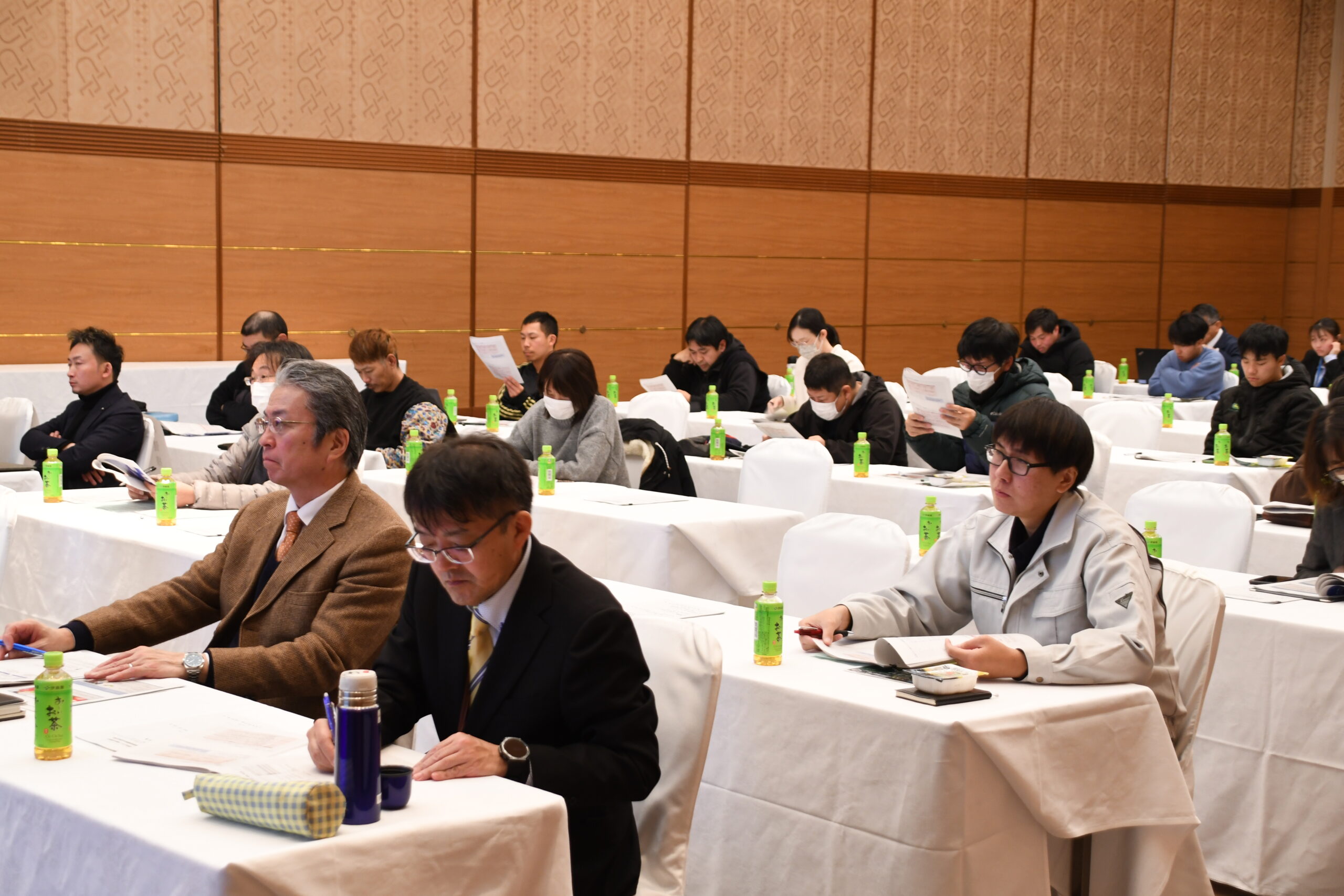 県南の若手生産者　人材確保テーマに水沢で交流会