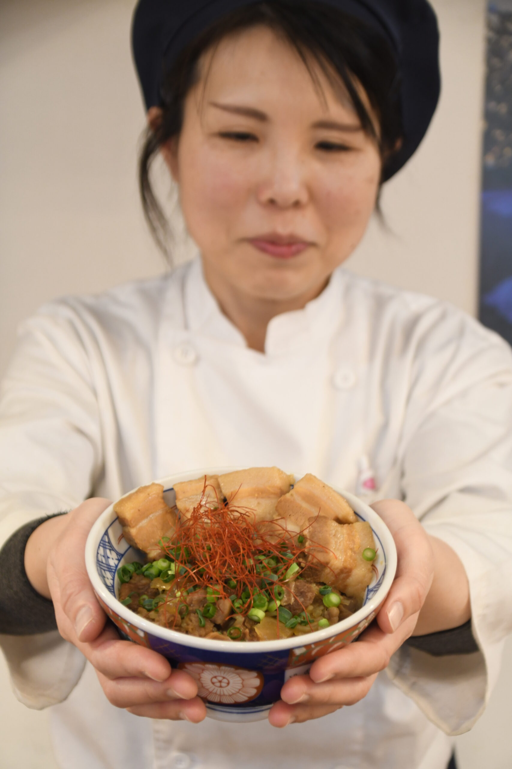 前沢牛の魅力　丼ぶりで  ハイウェイめし甲子園・決勝にエントリー