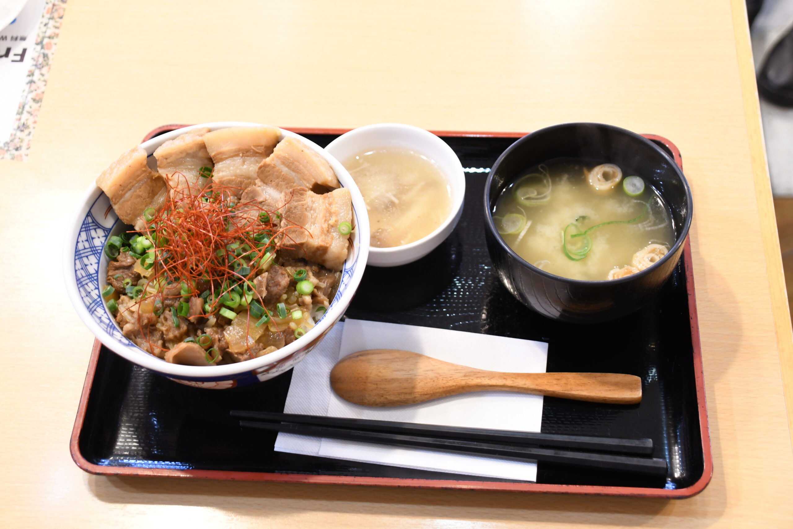 前沢牛の魅力　丼ぶりで  ハイウェイめし甲子園・決勝にエントリー