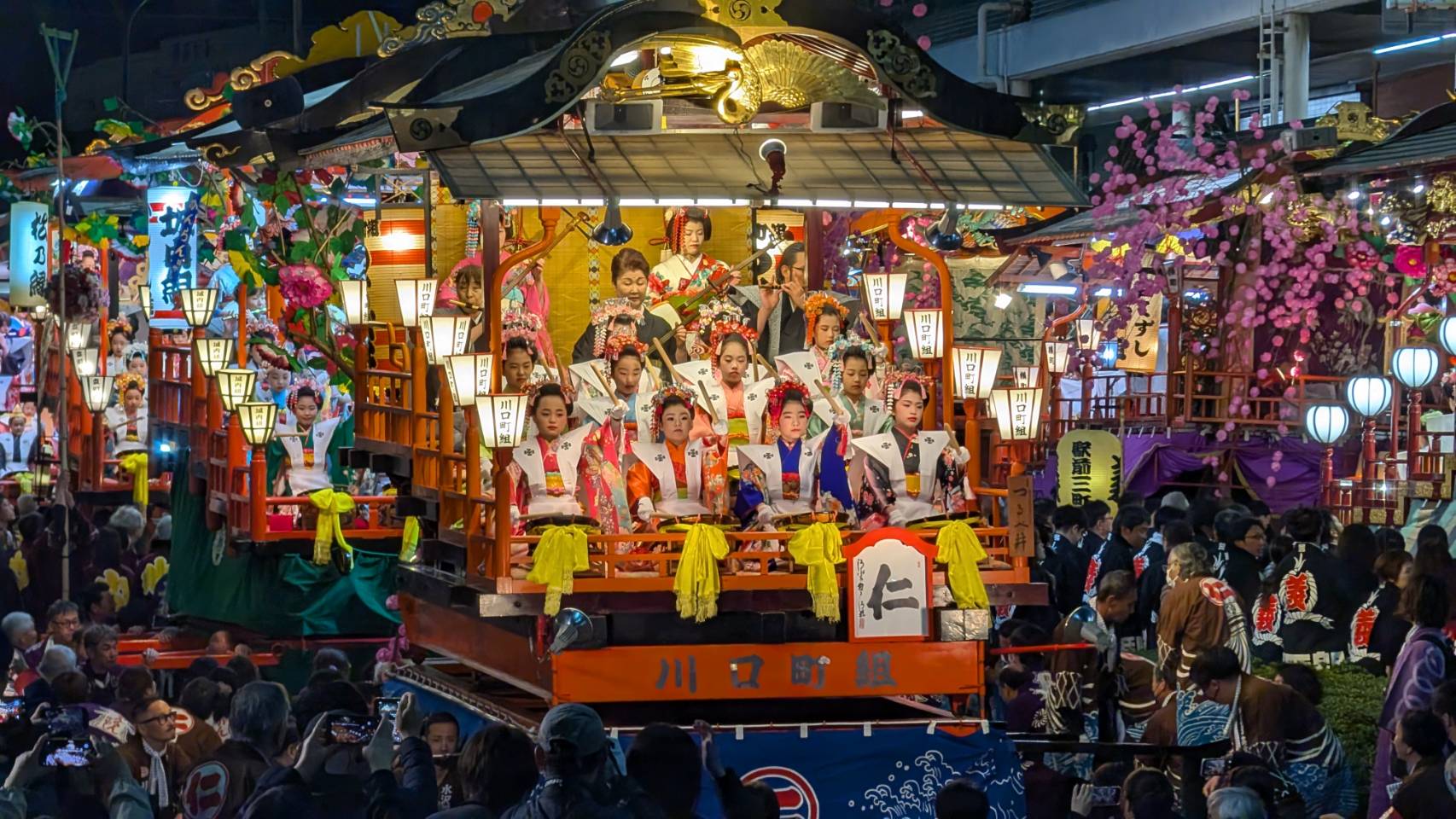 日高火防祭 雅な音曲　市街地響く 相次ぐ災害、地域の安寧願う声も