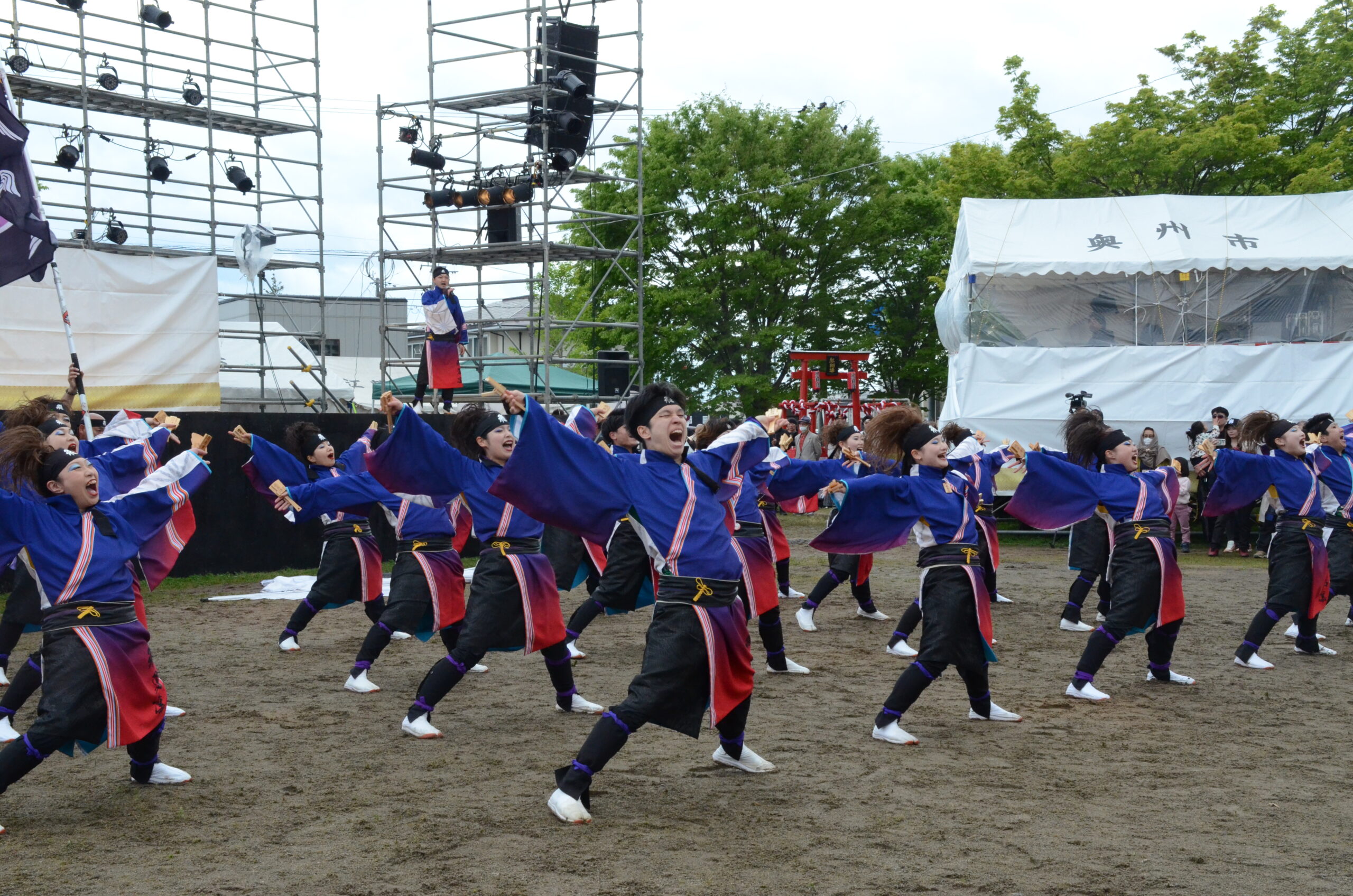 江刺―Ｙ１ 熱演展開　甚句に花添え