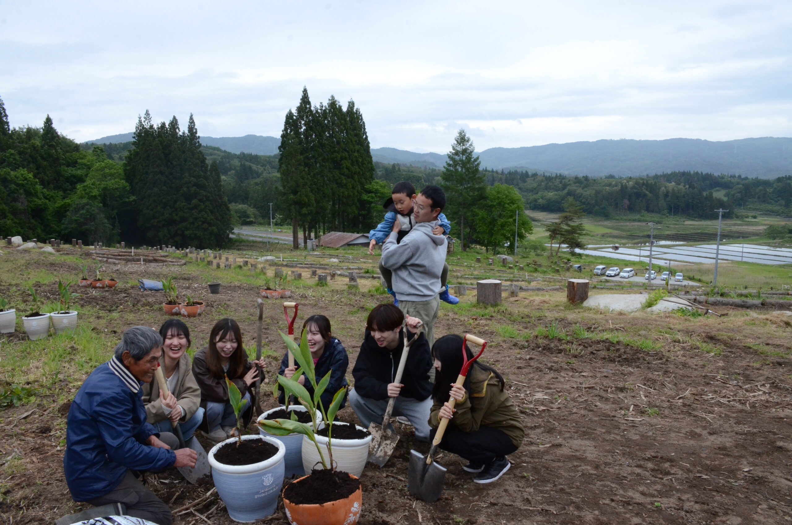 カンナ畑いつまでも  個人整備の花畑  地域資源として発展へ（江刺梁川）