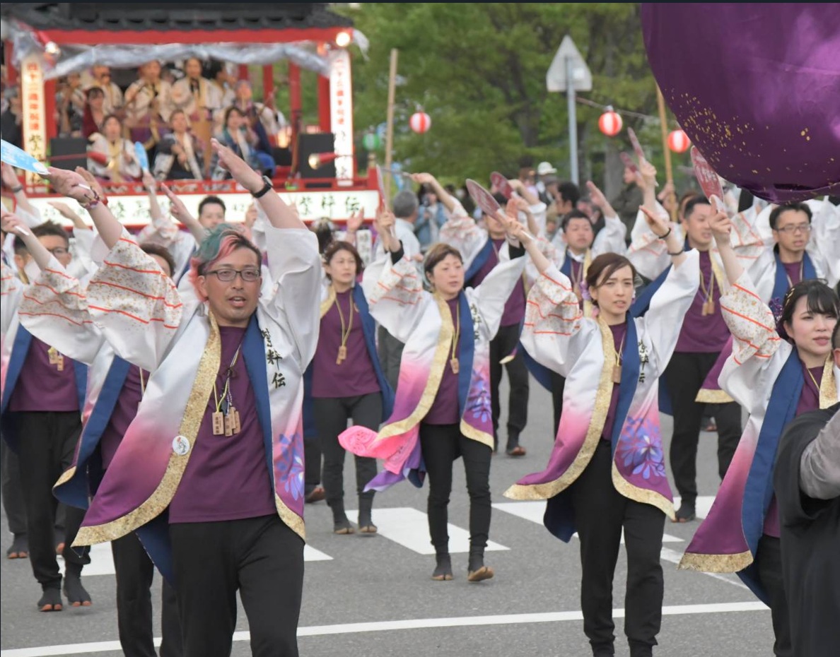 一体感　包む熱気、江刺甚句まつり 大パレードで最高潮