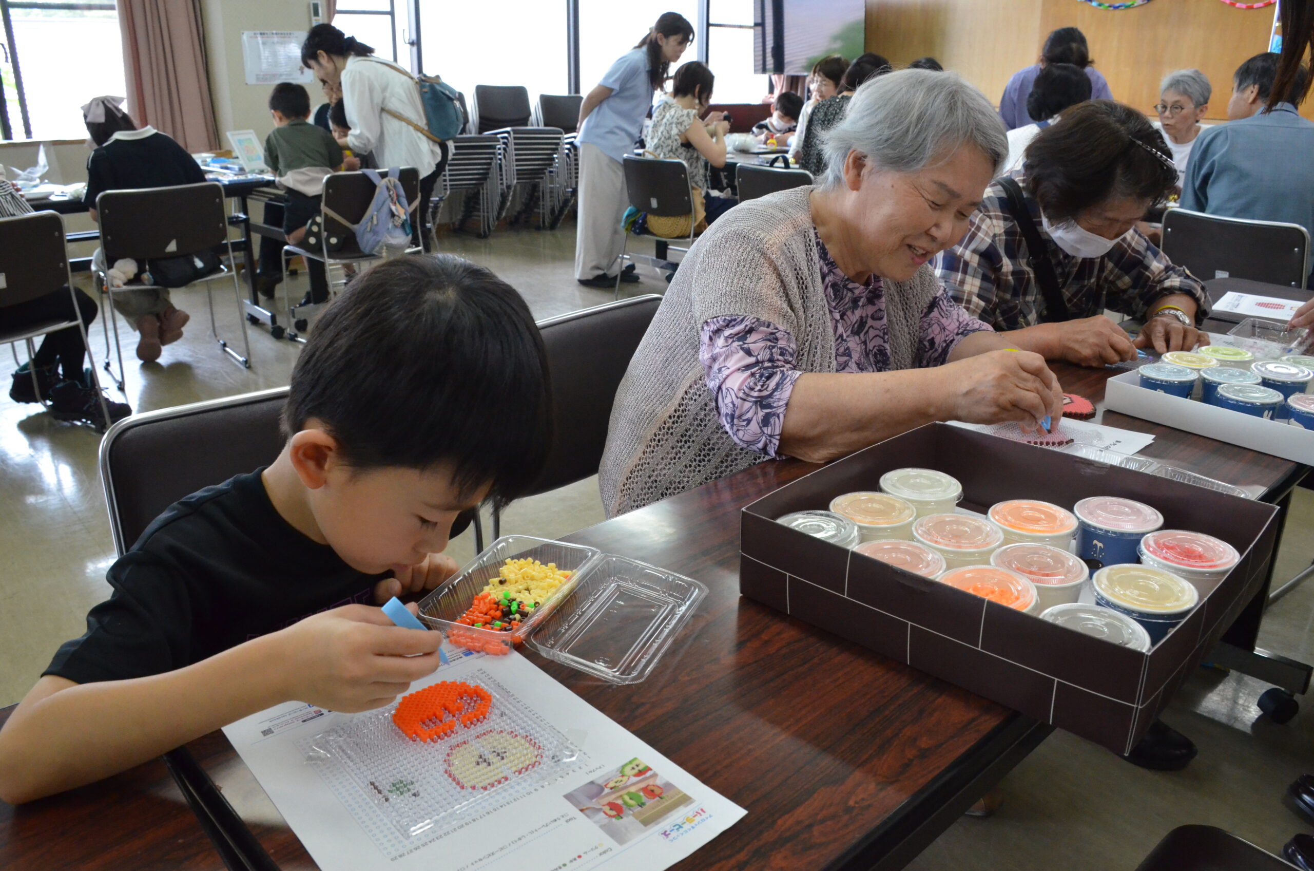 多世代交流　広がる輪　工作ブース設けフェス（奥州市社福協）