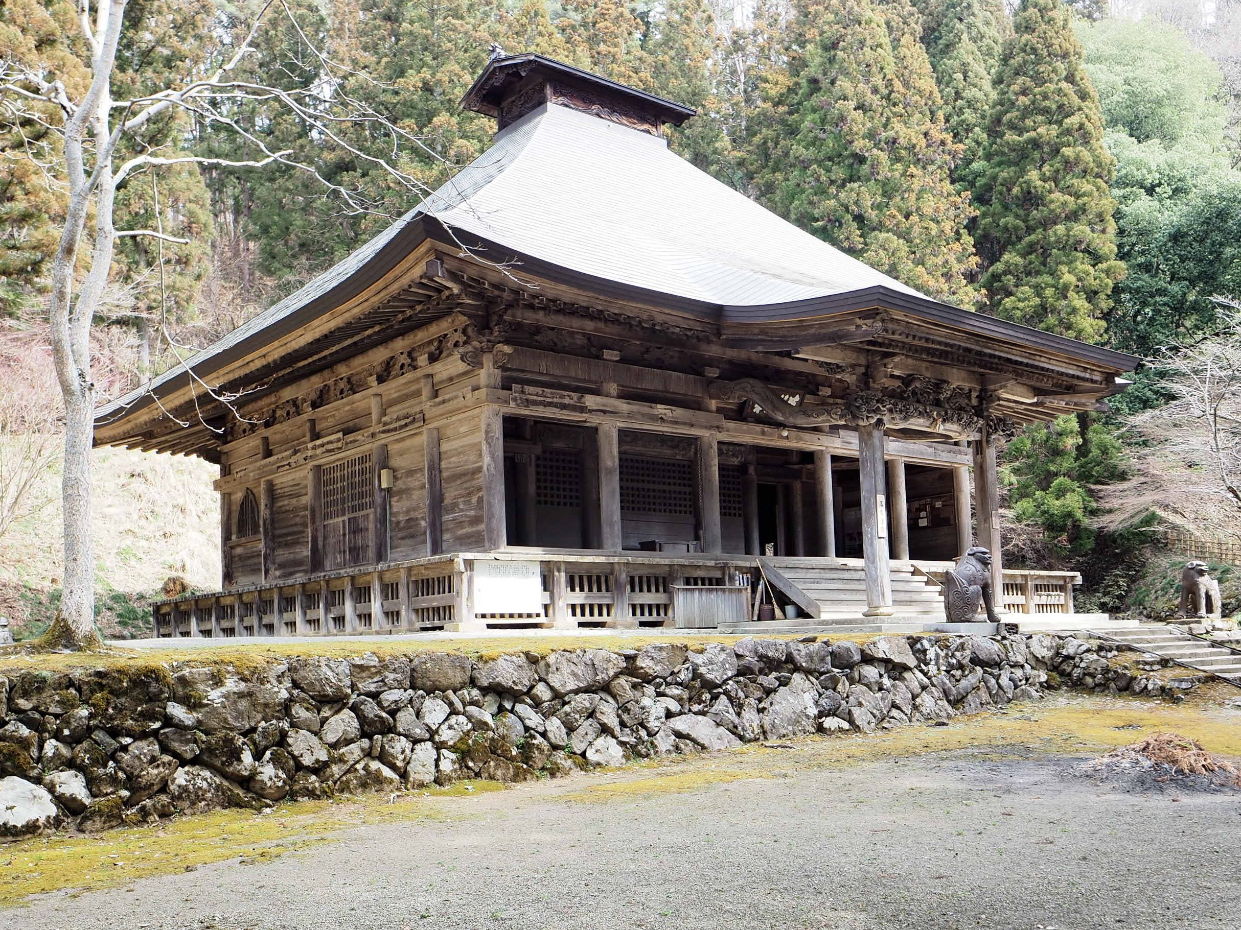 水沢・黒石寺薬師堂と鐘楼 国有形文化財へ　審議会が答申