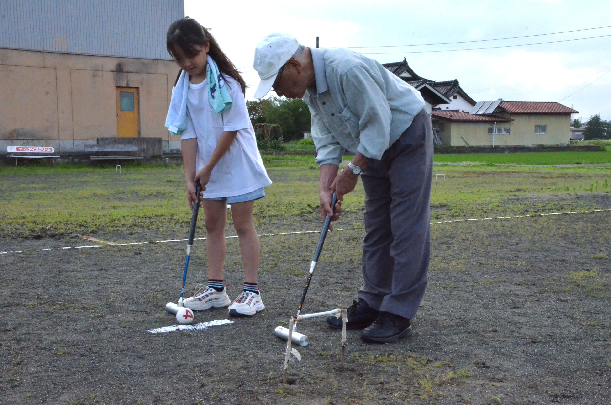ゲートボールって楽しい 佐倉河児童クラブ、市協会の協力得て交流教室（水沢）　