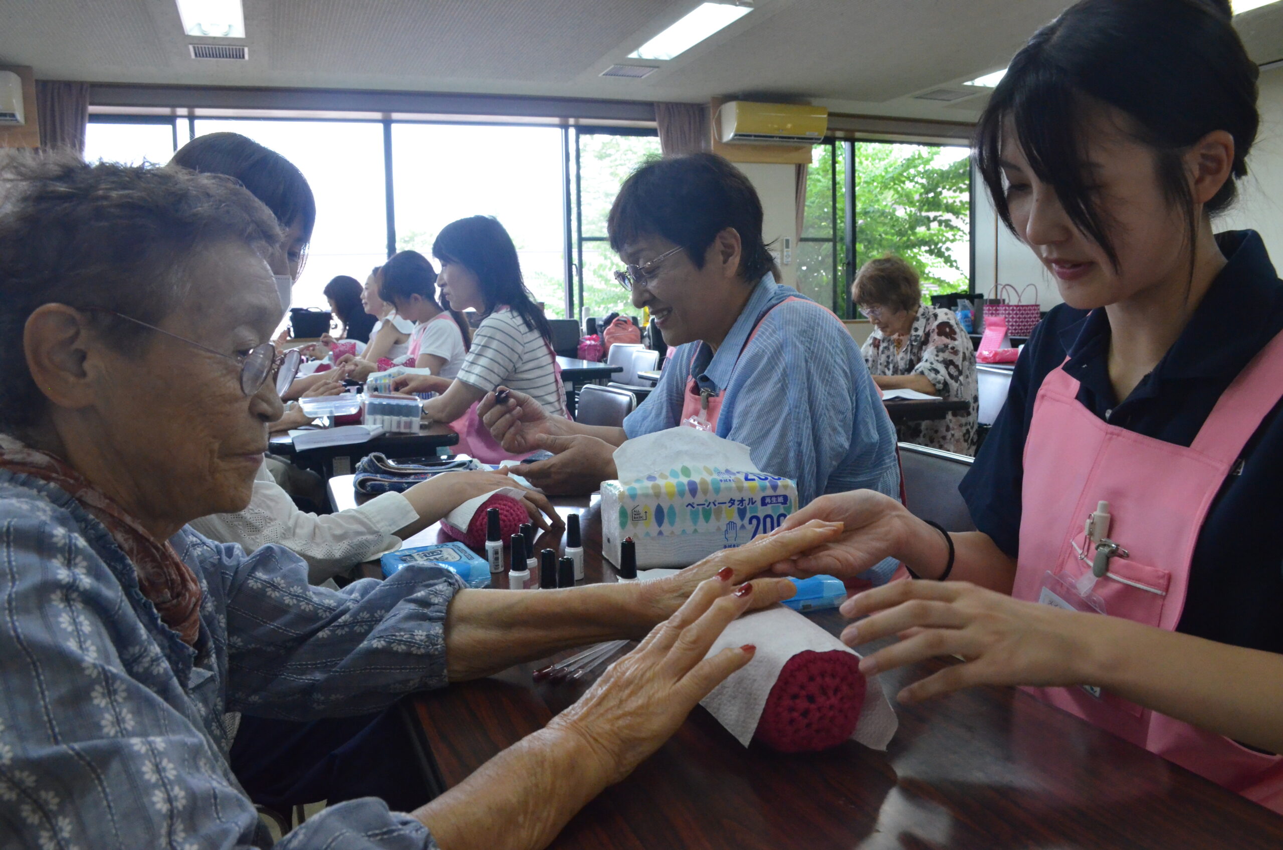 化粧で市民を笑顔に  メークボランティア美々  仲間の広げる養成講座（水沢）