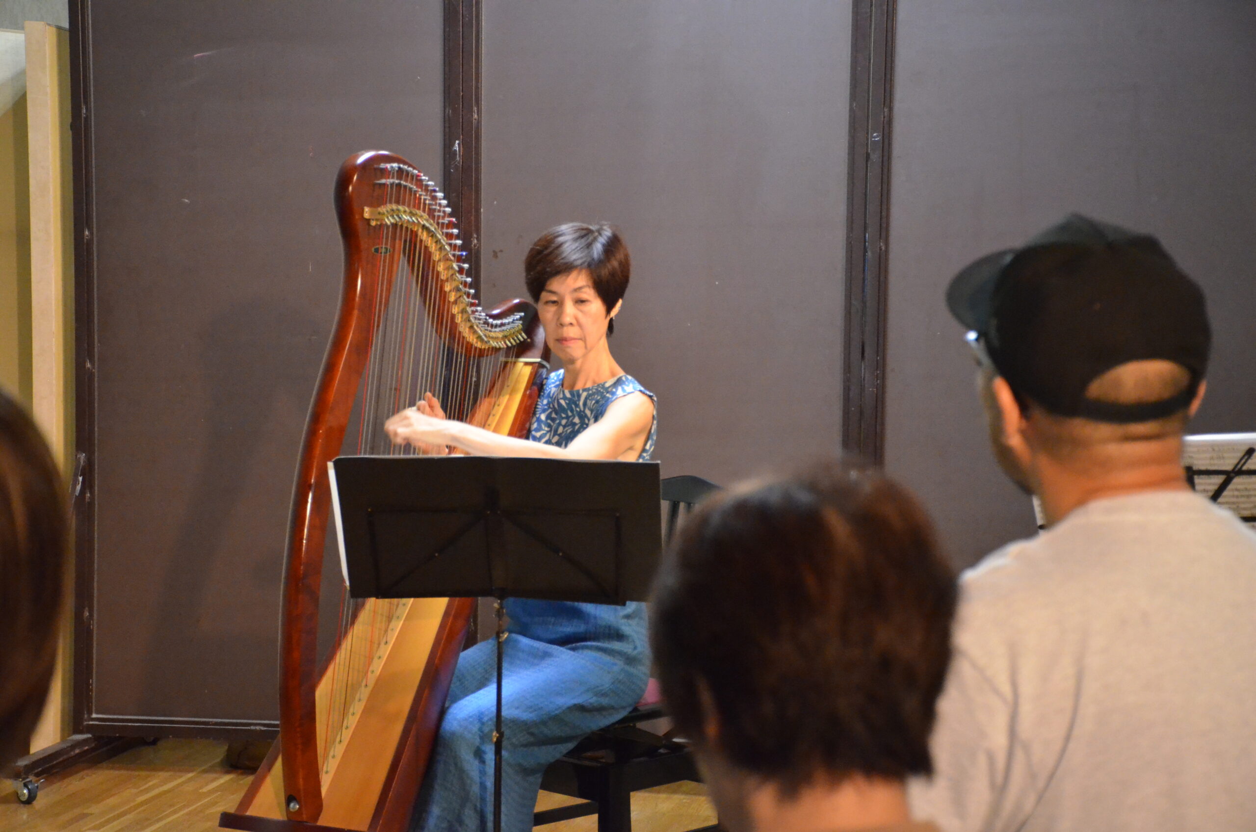 柔らかな音色　会場包む　ハープ・ソリスト東海林悦子さん（パリ在住）奥州市で初演奏会