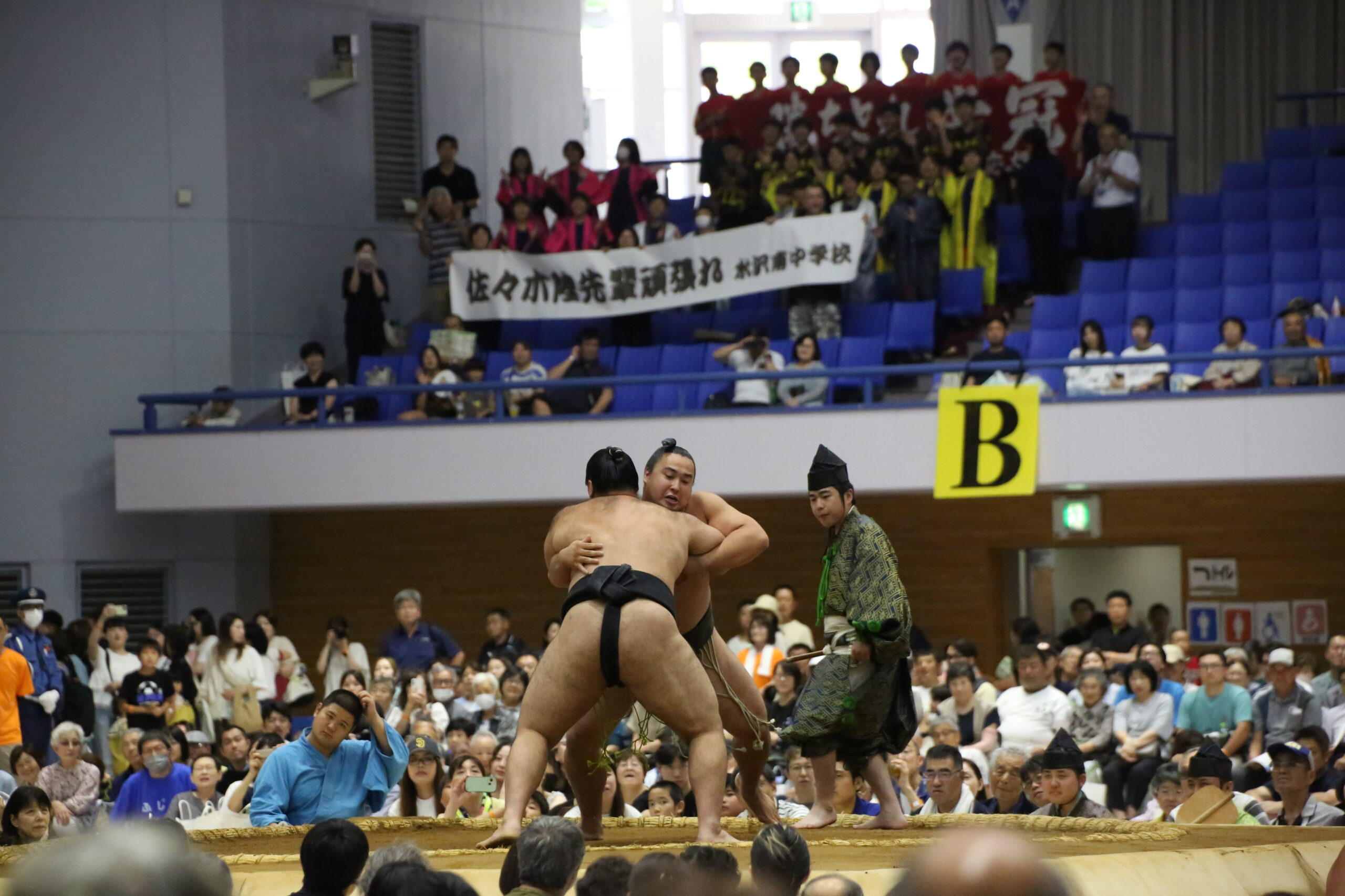 迫力の大相撲　奥州熱く 郷土力士ら声援受け奮闘（水沢）