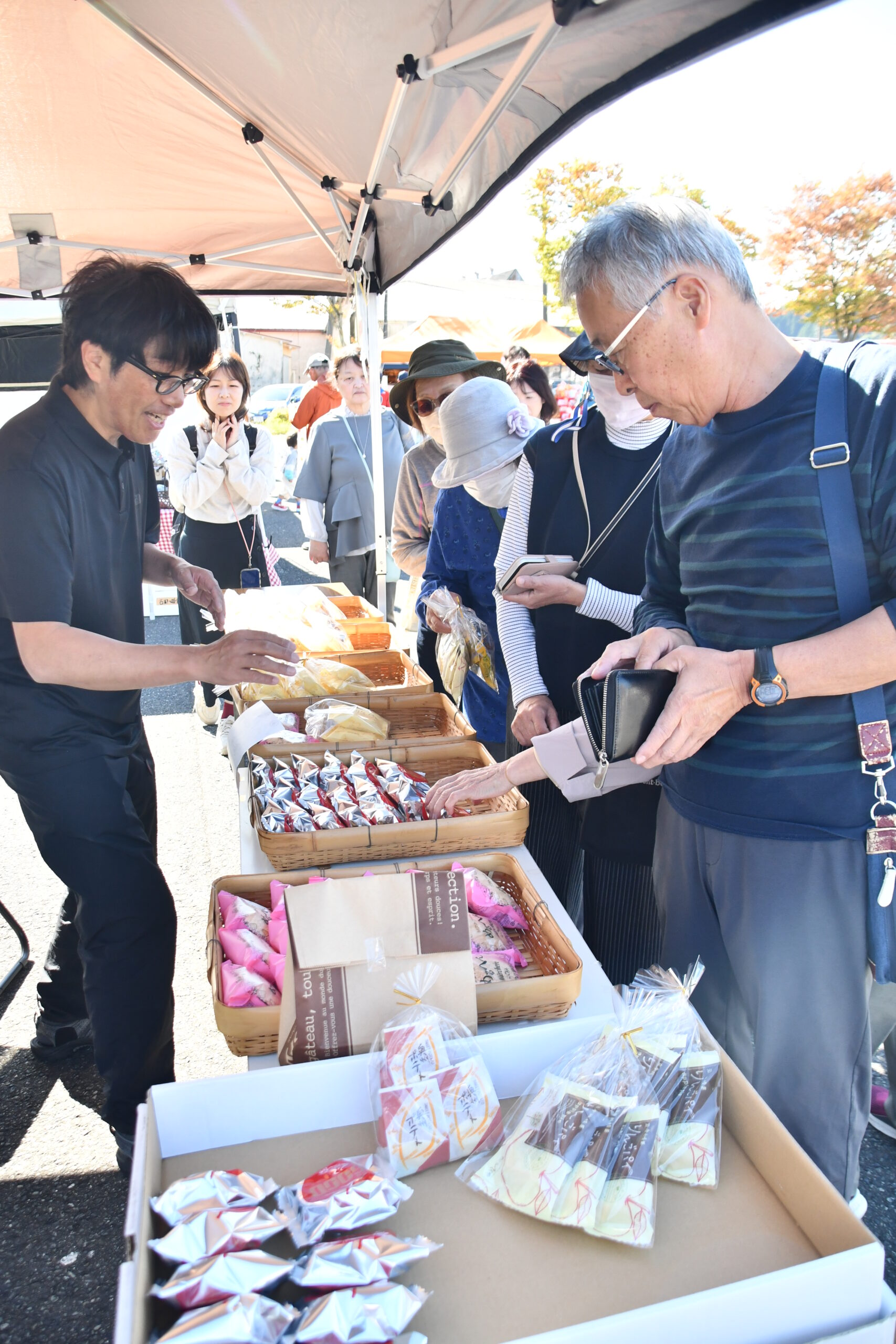 身近な事業者　魅力ＰＲ  前沢商工まつりにぎわう